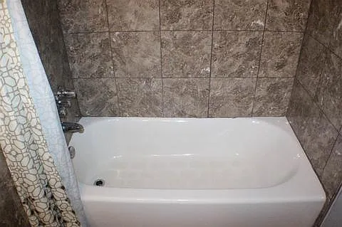 205 Evergreen St — Photo 3