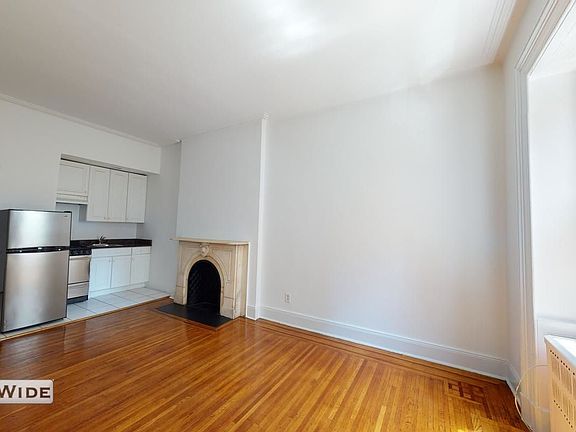 2nd image of 147 E 72nd St #4G