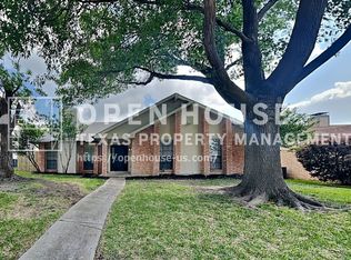 2044 Cologne Dr, Carrollton, TX 75007