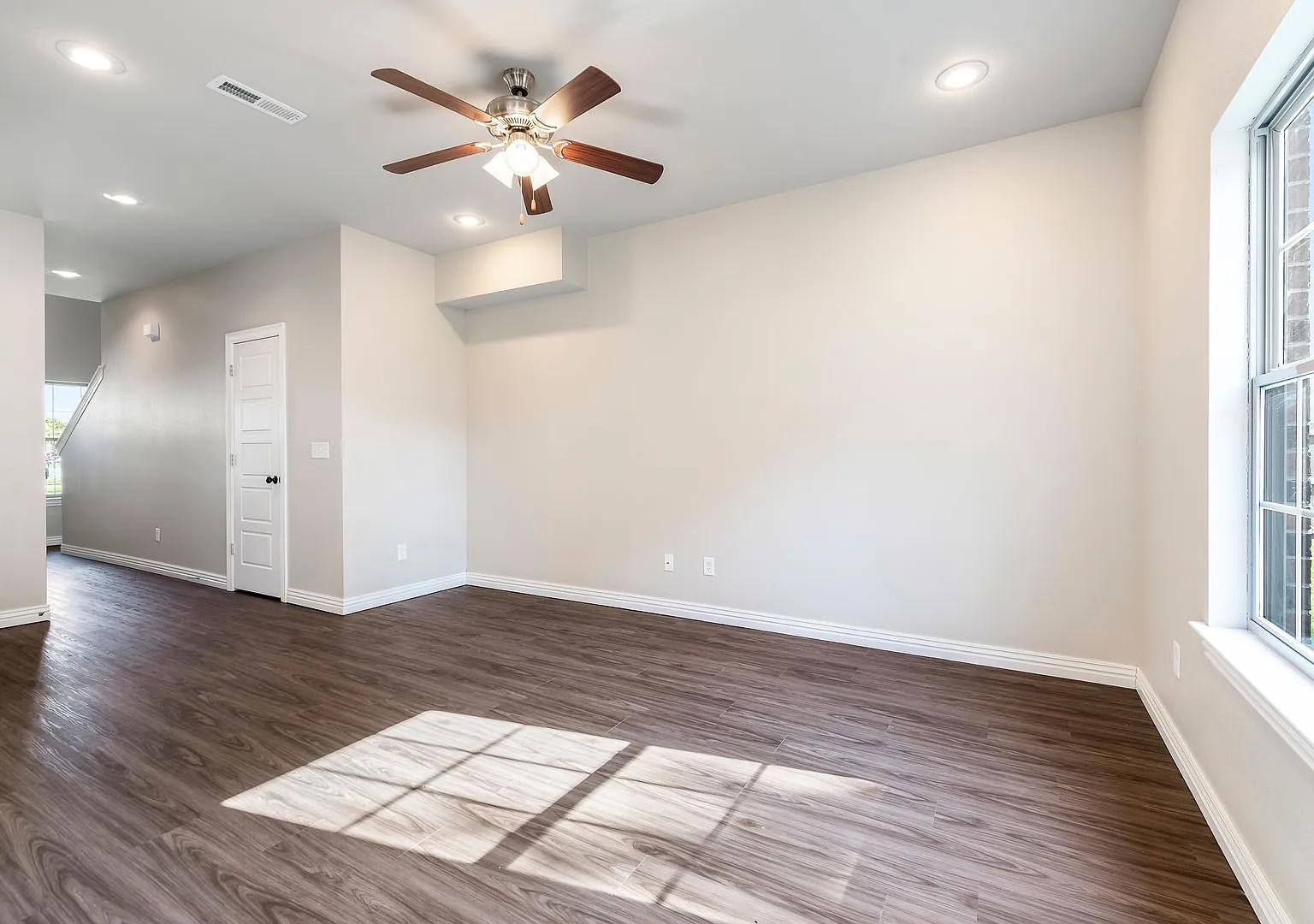 Townhome in cul de sac — Photo 4