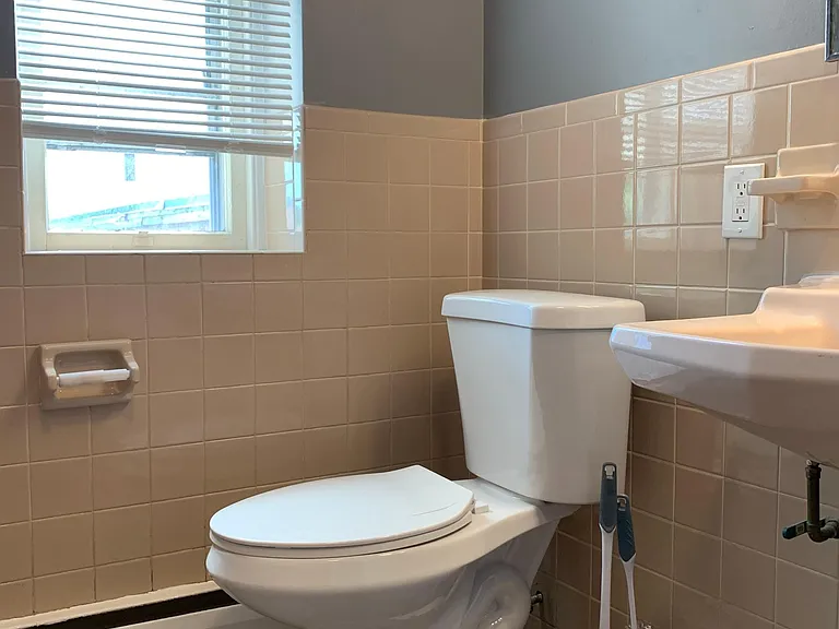 32 Chestnut St #27 — Photo 13