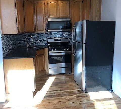 3rd image of 1691 Sterling Pl APT 2L