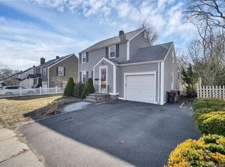 319 Mount Pleasant Ave, Stratford, CT 06614