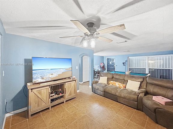 5th image of 10028 Freestone Ln