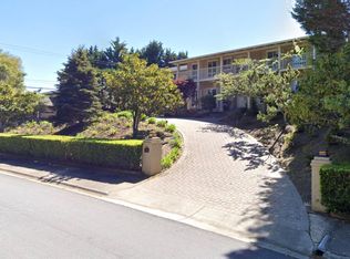 2905 Privet Dr, Hillsborough, CA 94010