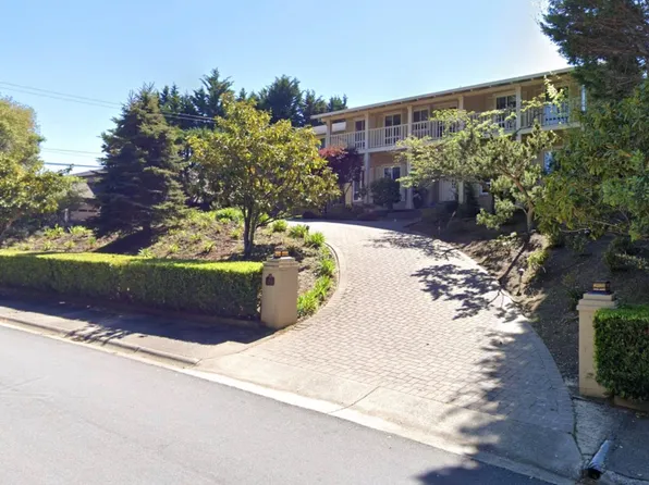 2905 Privet Dr, Hillsborough, CA 94010