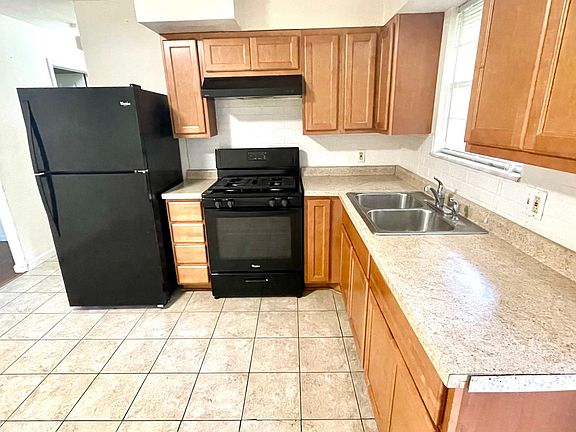 3rd image of 4028 Wright Ave #A