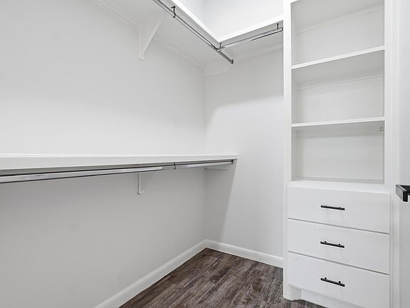 3rd image of 208 Faith Dr