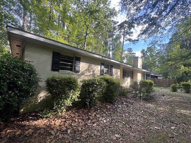 1st image of 320 Brookside Dr