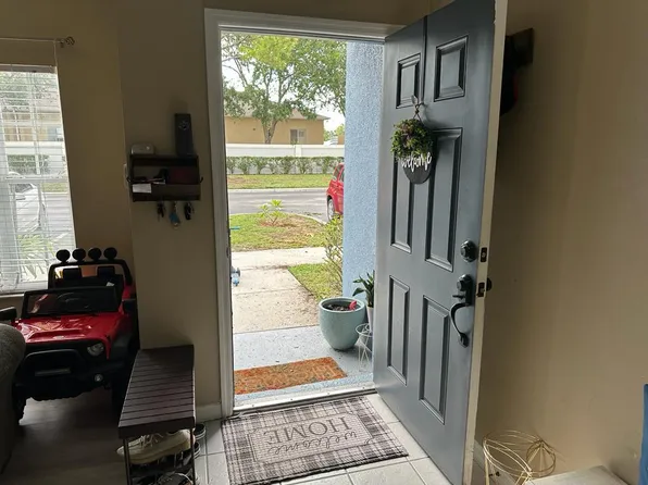 12619 Kings Crossing Dr, Gibsonton, FL 33534