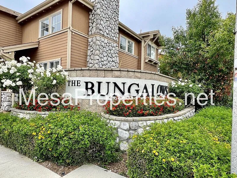 3 bed, 2.5 bath, 1509 sqft, $3,545 — Photo 2