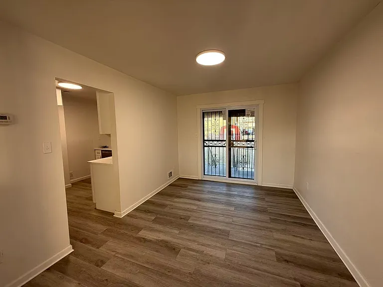 1328 W St NE — Photo 3