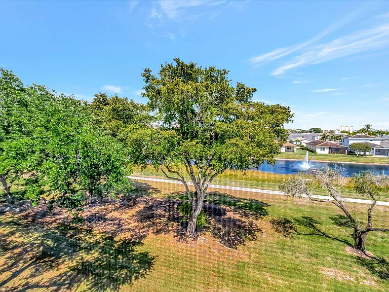 14723 Cumberland Dr #404B — Photo 28