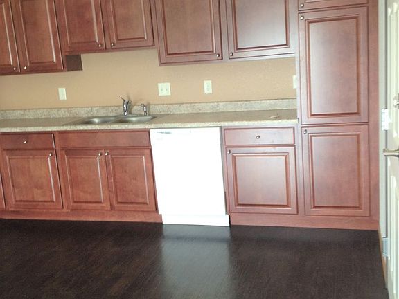 4th image of 513 Sixteen Avenue Cir NE #7