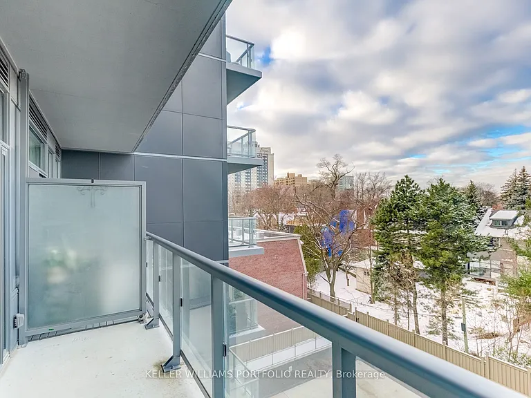 6 Parkwood Ave #516 — Photo 19