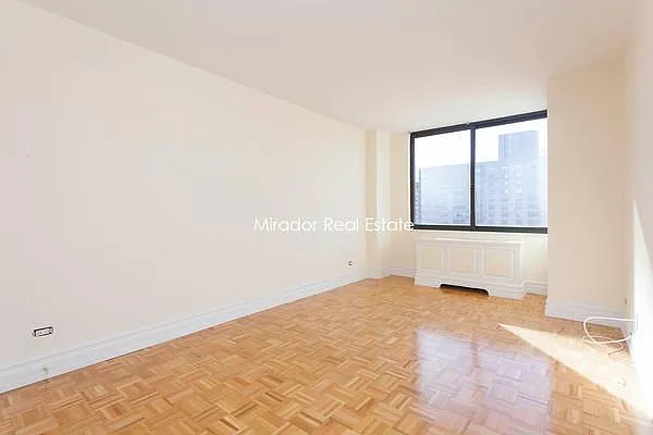 Rented by Mirador Real Estate | media 19