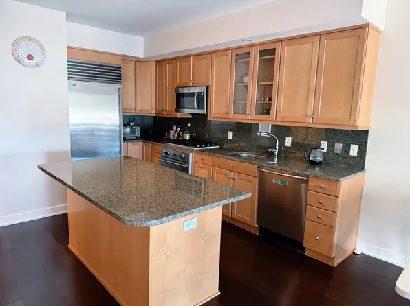 1111 19th St N, Arlington, VA 22209