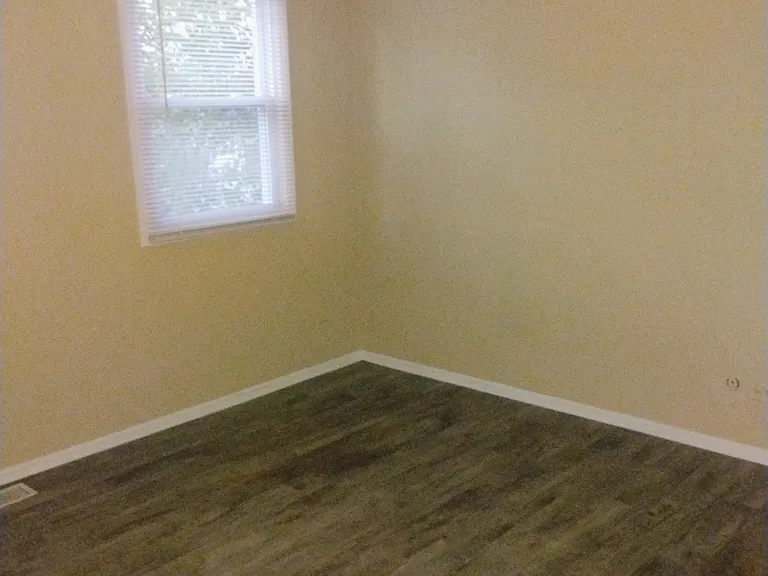 1803 Dumont Ln — Photo 10
