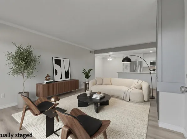 9229 Village Glen Dr Unit 136, San Diego, CA 92123