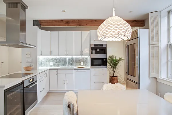 Sold by Compass | media 6