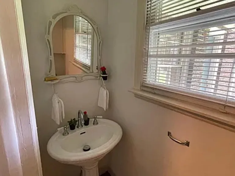 4924 Stillwood Dr — Photo 16