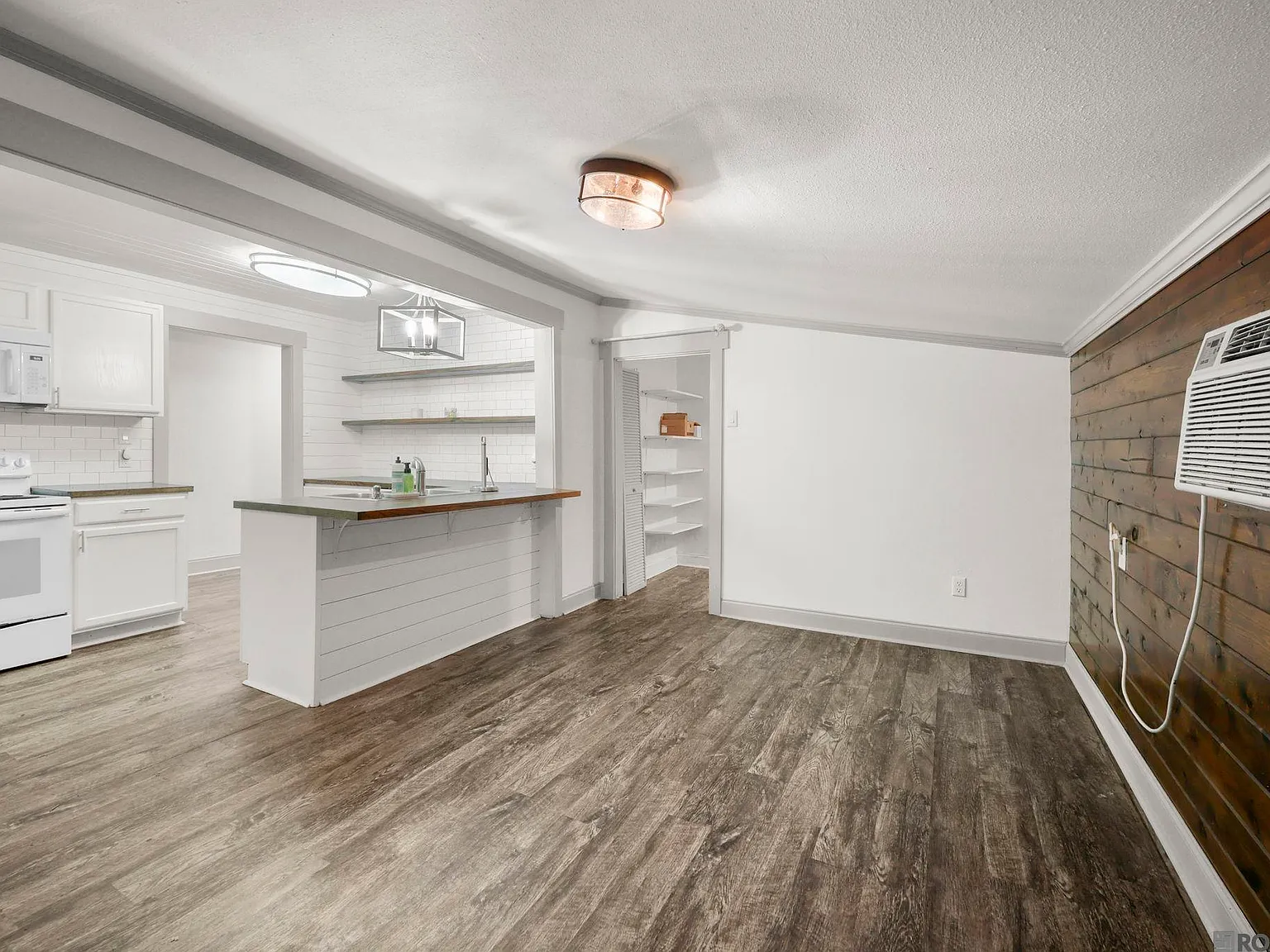 3 bed, 1700 sqft, $2,300 — Photo 4