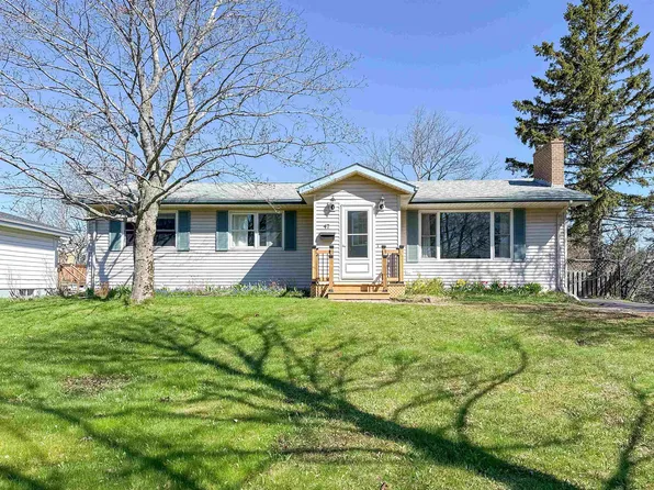 47 Emerald Dr, Charlottetown, PE C1A 2Y5