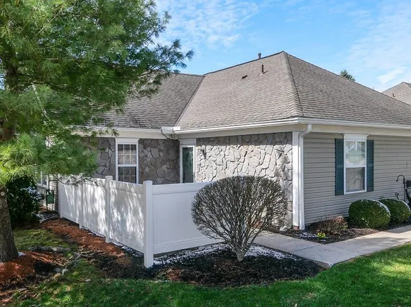 8181 Cyrus Ln, Northfield, OH 44067