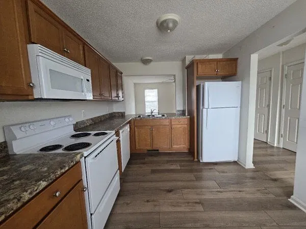 2 bed, 1.5 bath, 1100 sqft, $995 — Photo 4