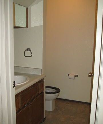 4th image of 1109 E Orangeburg Ave APT 3