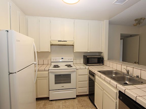 4th image of 5995 Dandridge Ln Unit 123
