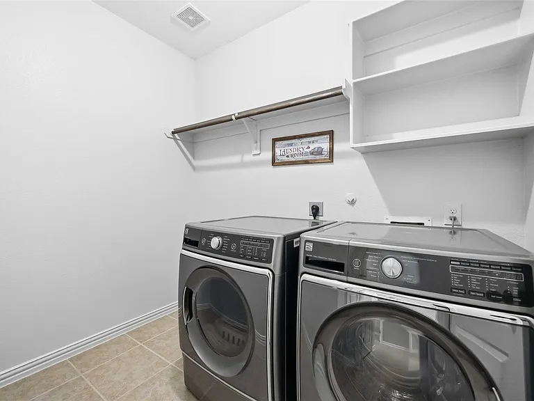 601 Dunlavy Ln — Photo 16