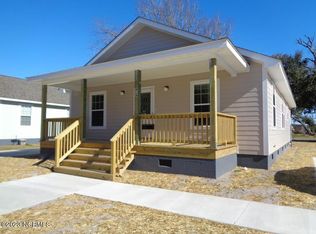 414 Marsh St, Beaufort, NC 28516