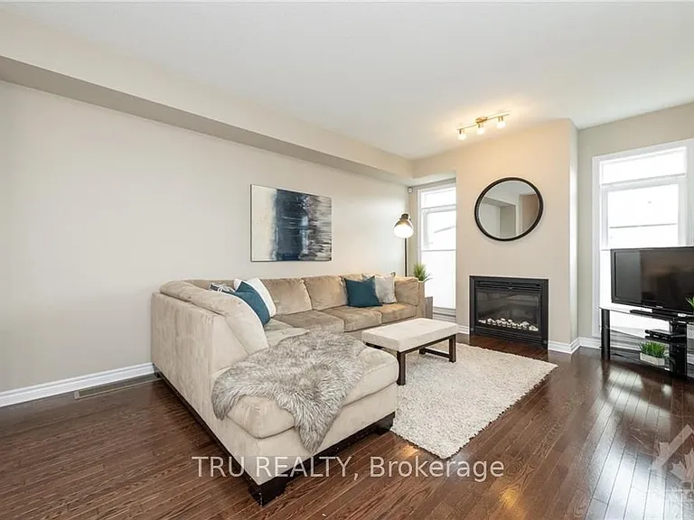 347 Ardmore St — Photo 12