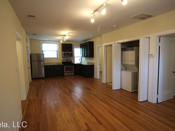 5th image of 3719 N Leavitt St #3
