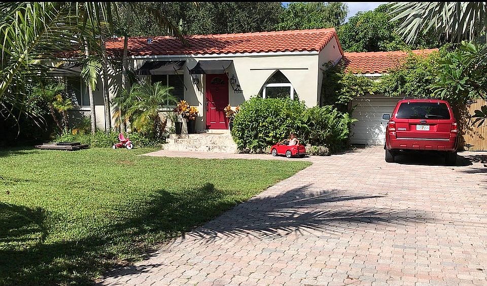 1st image of 11520 NE 8th Ave