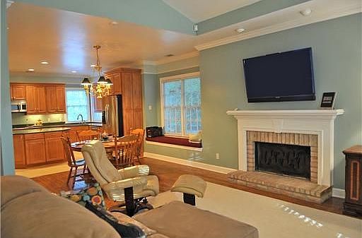 4th image of 7 Myrtlewood Dr