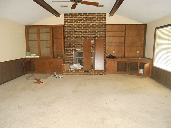3rd image of 739 Brookwood Dr