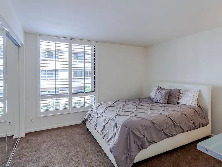 7320 Hawthorn Ave #213 — Photo 13