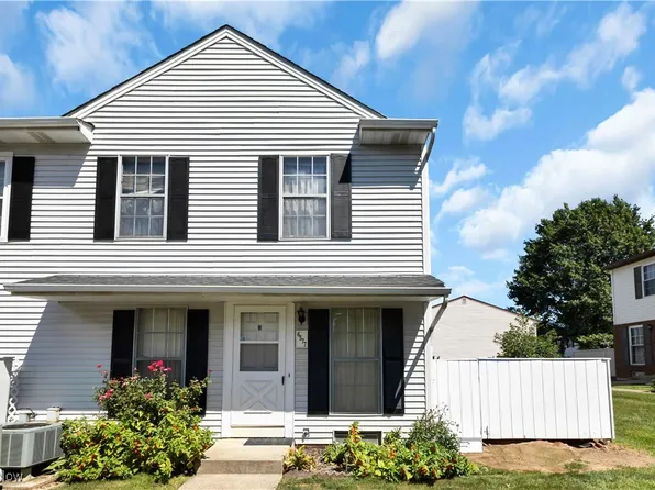 6577 Liberty Bell Dr #20C, Brookpark, OH 44142