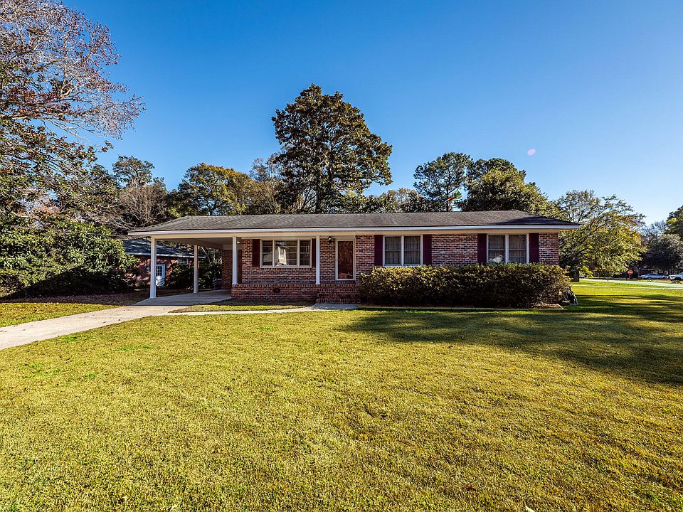1st image of 1774 N Mayflower Dr