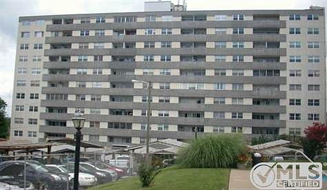 3rd image of 3415 W End Ave #609