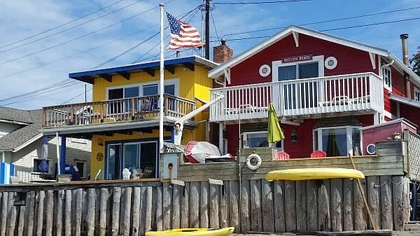 Fun beach community