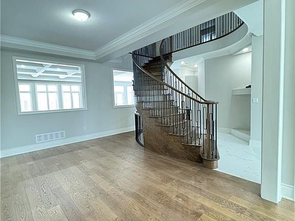 4th image of 143 Klein Cir