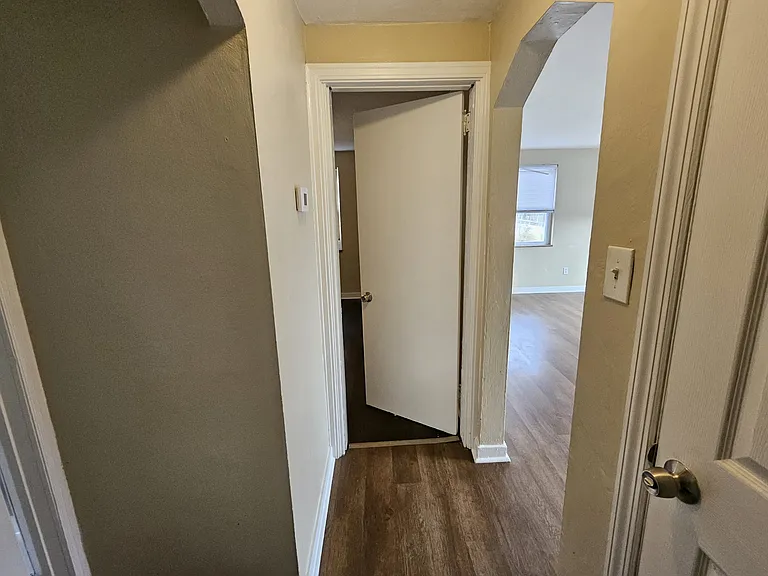 855 Hamil Rd — Photo 6