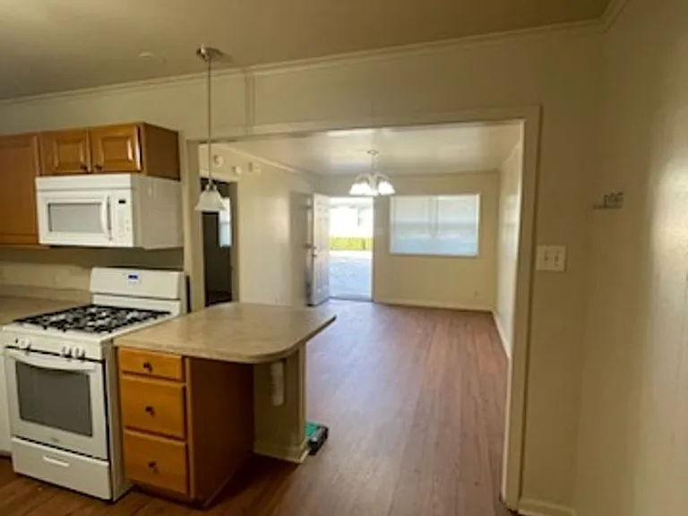 606 S Trenton St #8 — Photo 3