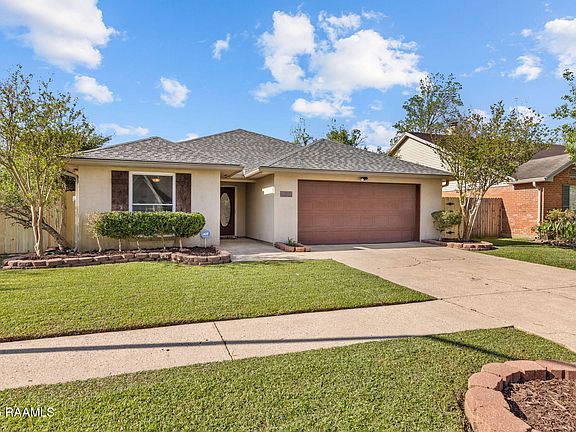 2nd image of 218 Cricklade Ct
