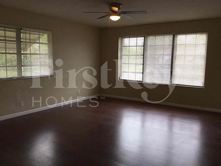 1121 NW 23rd Ter — Photo 7
