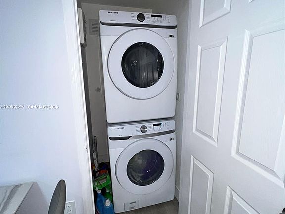 4th image of 1310 Sharar Ave
