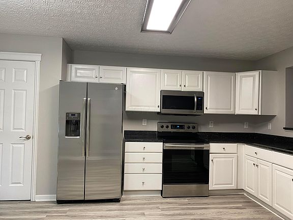 5th image of 4150 Greensbury Dr